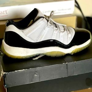 Jordan 11 Retro Low Concord - Size 7